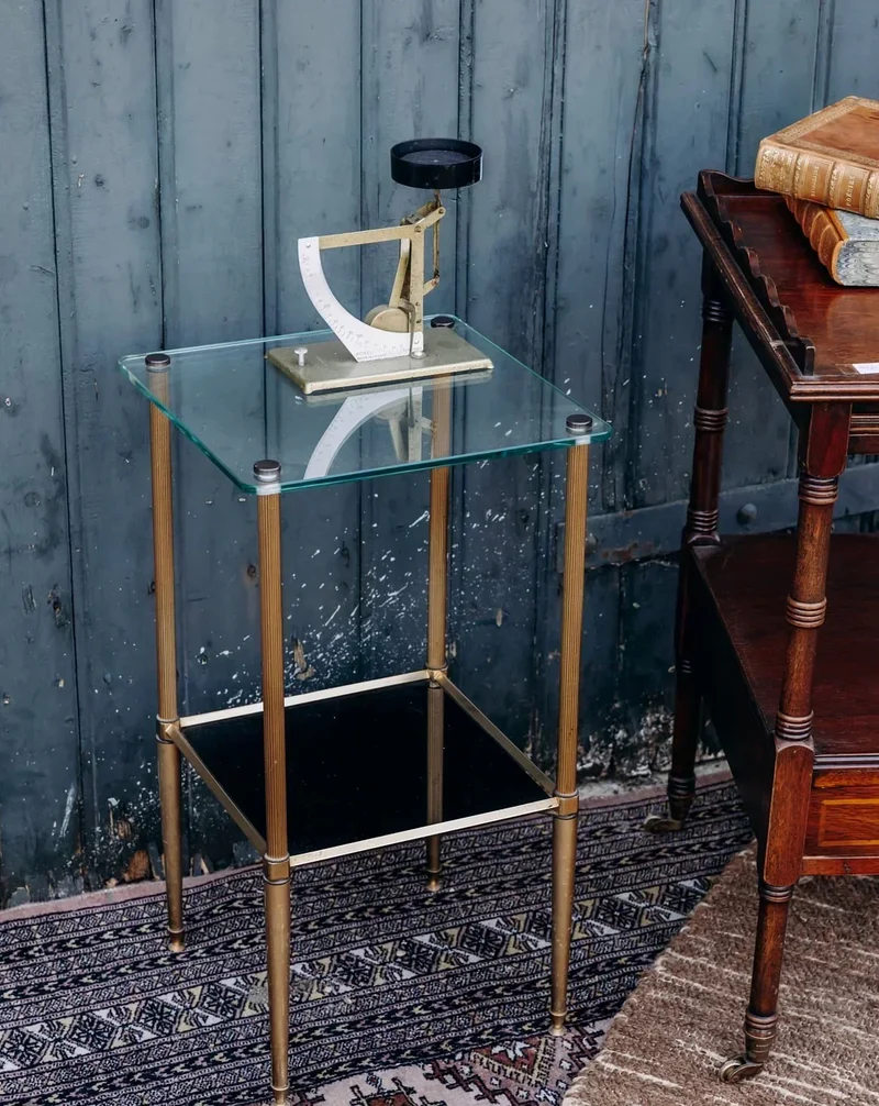 Hanna, la table d'appoint en verre N°201