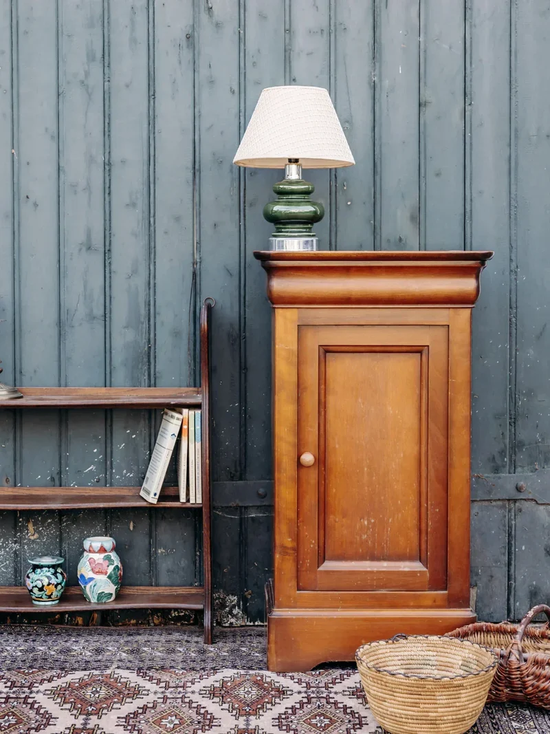 Odile, la table de chevet en bois N°359