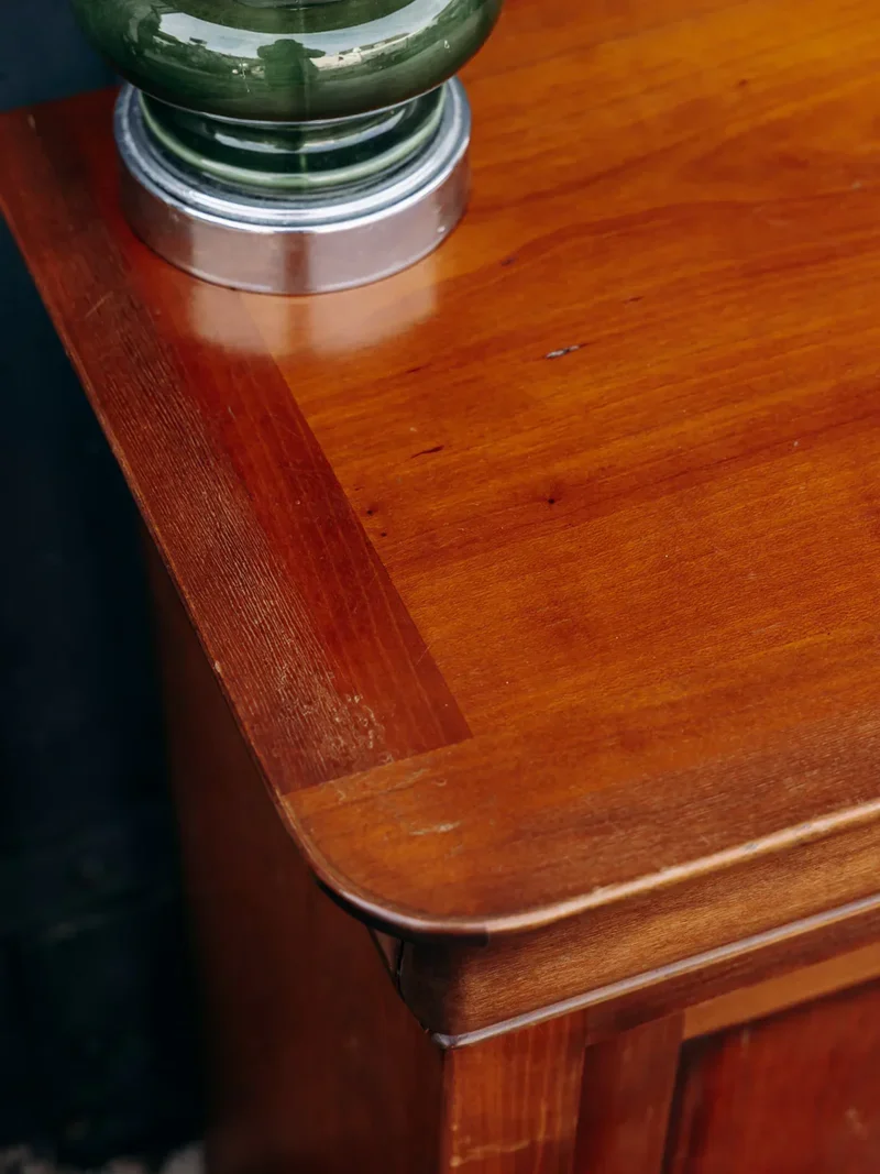 Odile, la table de chevet en bois N°359