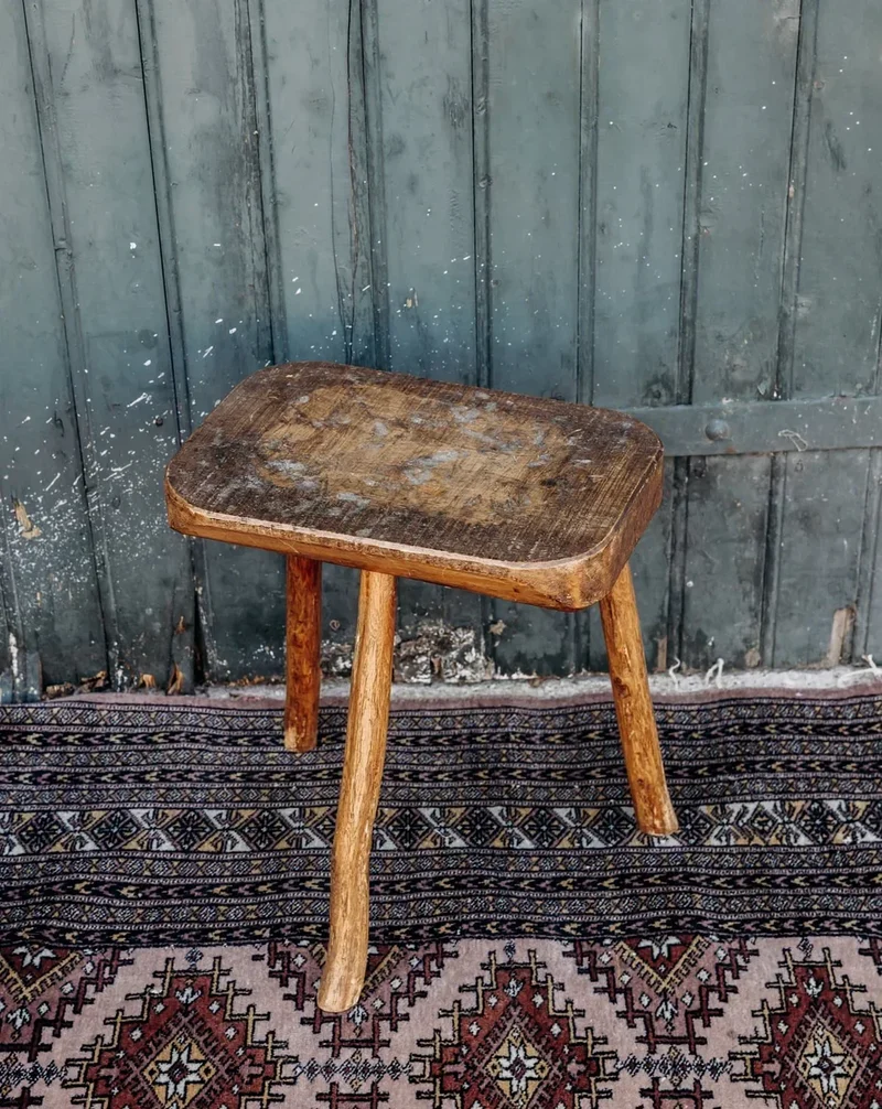 Regis, le tabouret en bois N°300
