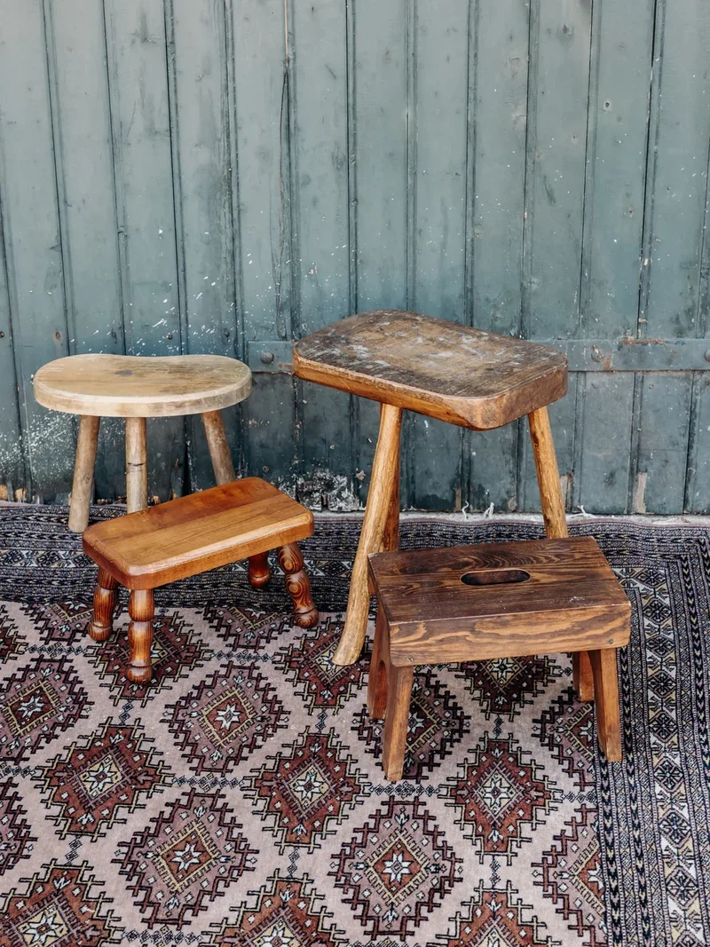 Regis, le tabouret en bois N°300