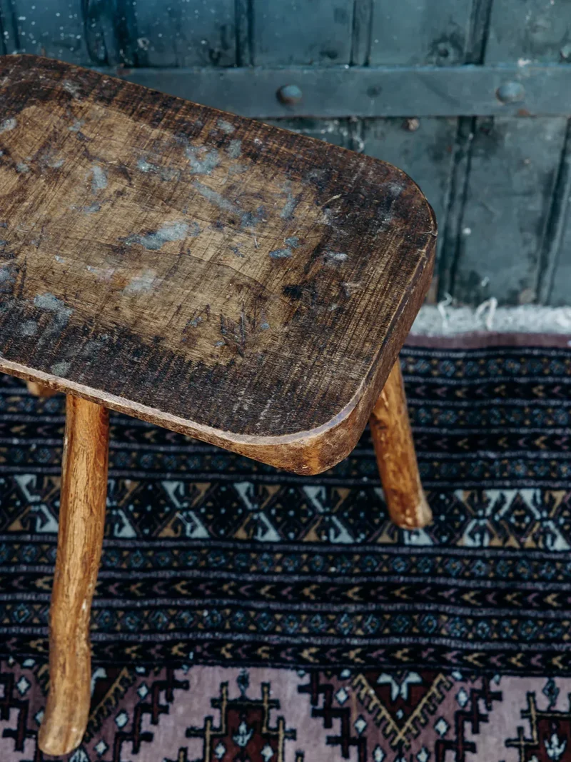 Regis, le tabouret en bois N°300