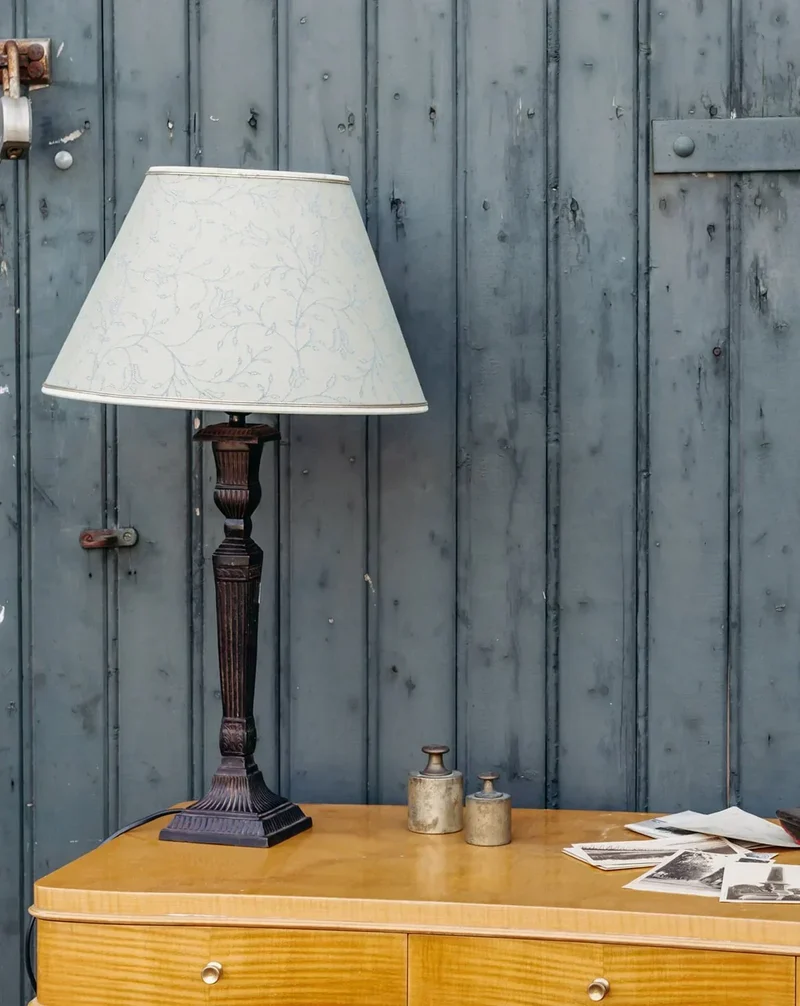 Suzanne, la lampe à poser en métal N°109