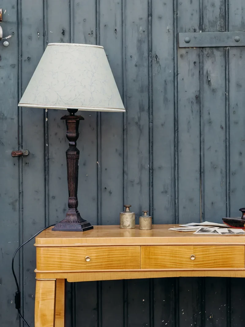 Suzanne, la lampe à poser en métal N°109