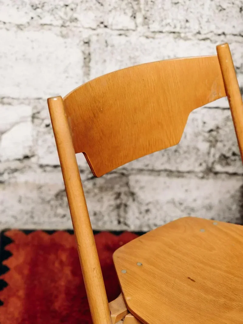 Alma, la chaise en bois N°54