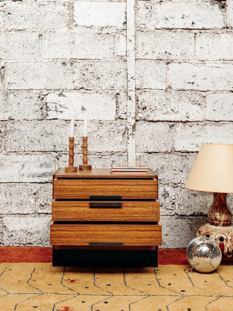 Maïa, la table de chevet en bois N°21