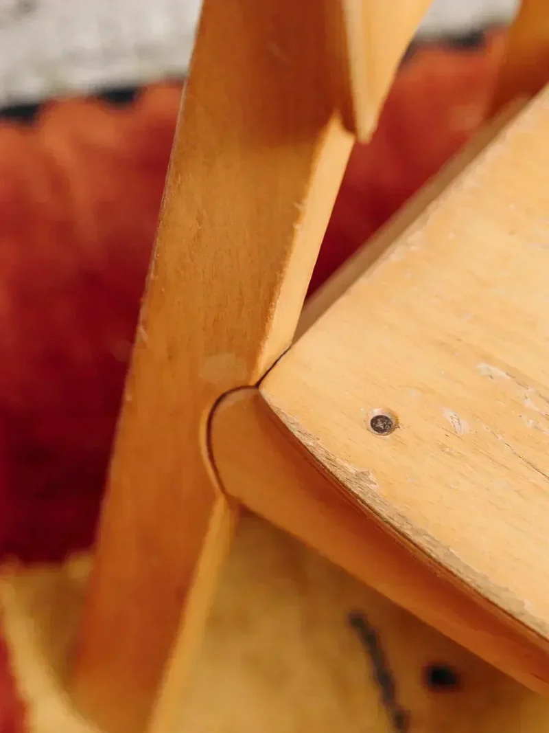 Ernestine, la petite chaise en bois N°16