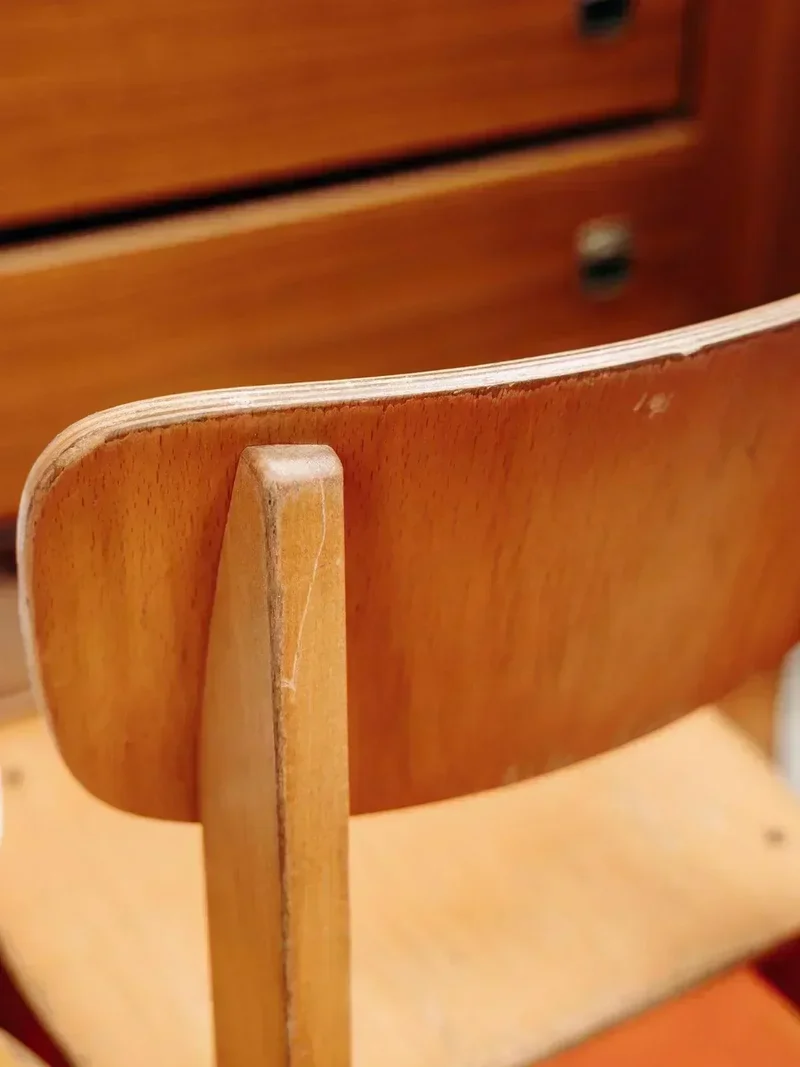 Ernestine, la petite chaise en bois N°16