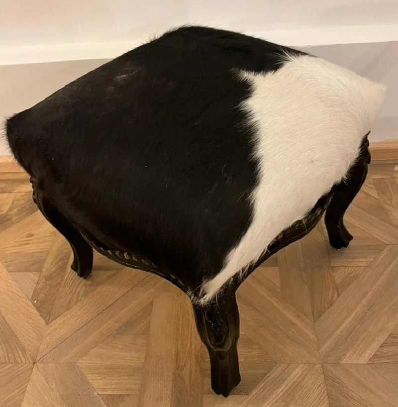 Casa Padrino Barock Fußhocker Kuhfell Schwarz / Weiß - Barockstil Hocker - Barock Möbel