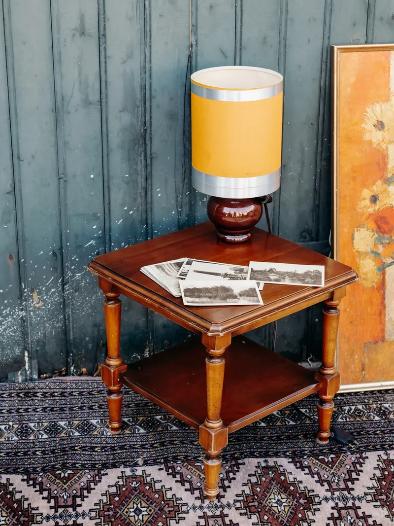 Francine, la table d'appoint en bois N°185