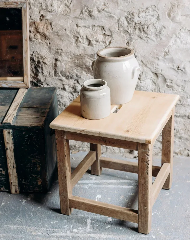 Regis, le tabouret en bois N°217
