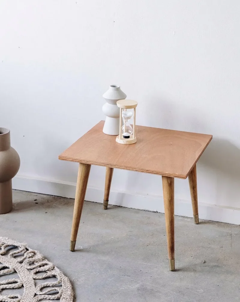 Léonie, la petite table basse en bois clair N°844