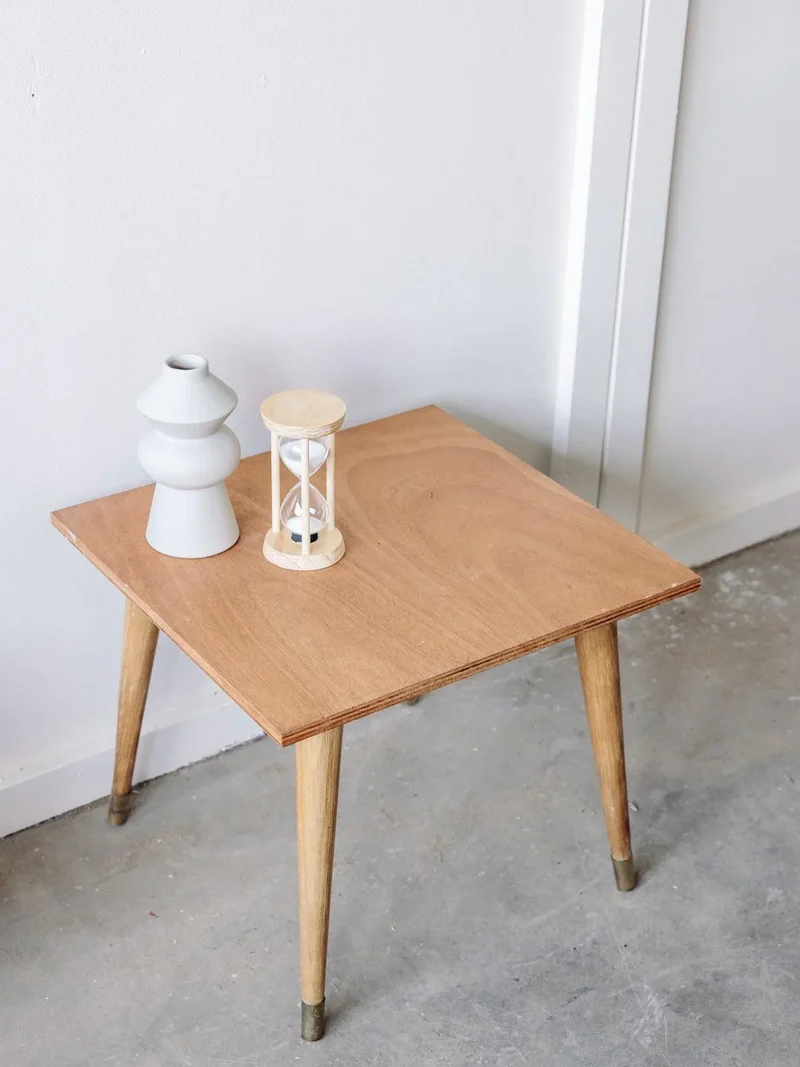 Léonie, la petite table basse en bois clair N°844