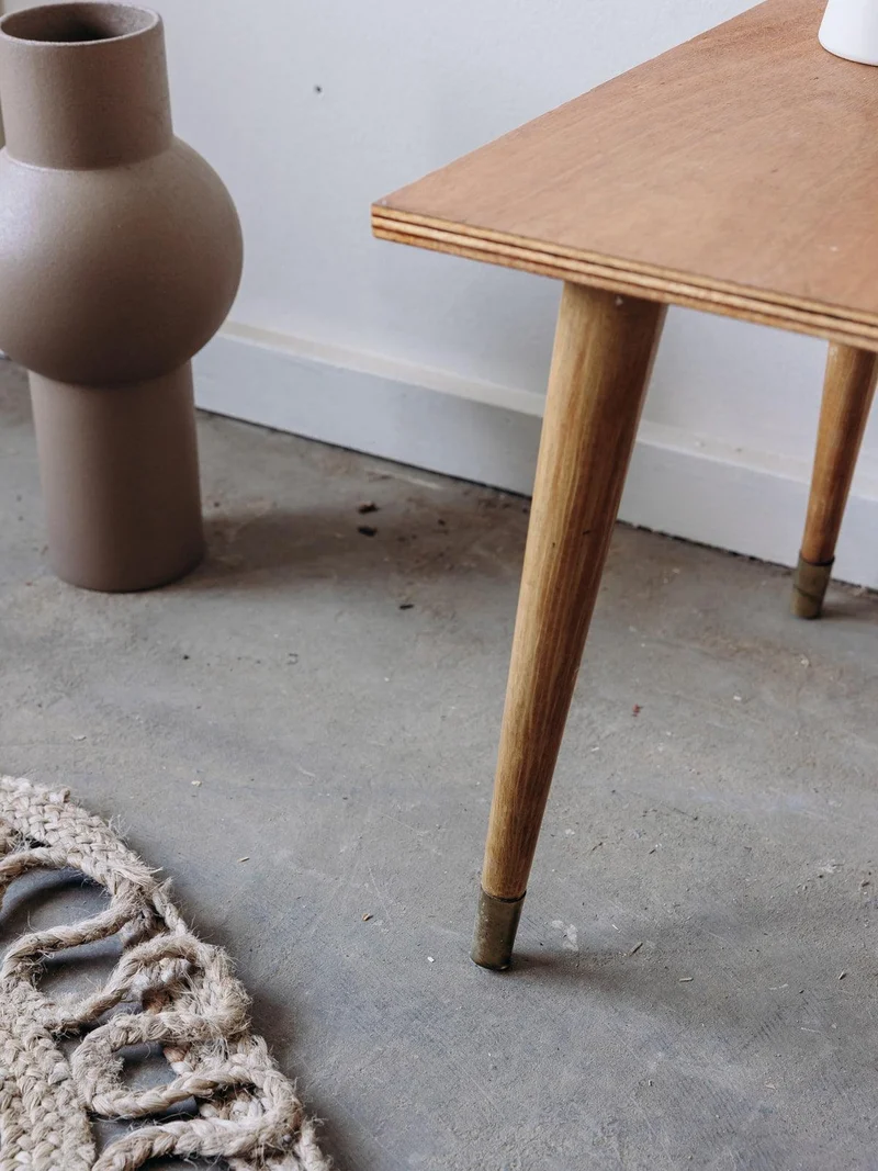 Léonie, la petite table basse en bois clair N°844