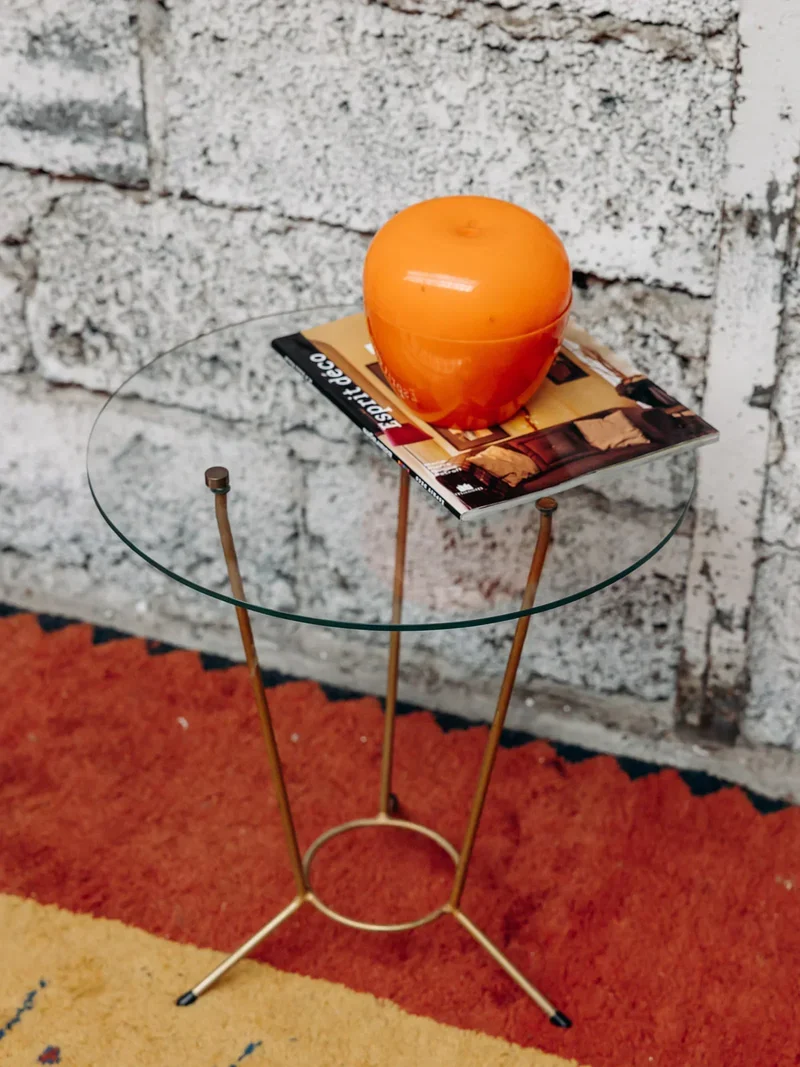 Hanna, la table d'appoint en laiton doré N°539