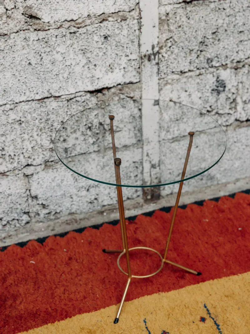 Hanna, la table d'appoint en laiton doré N°539