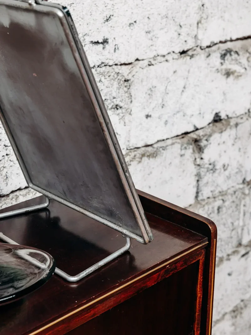 Igor, le miroir sur pied N°92