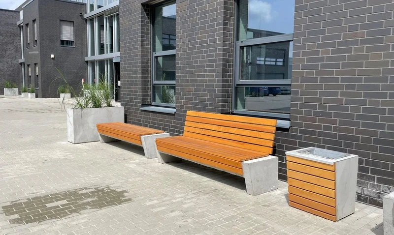Casa Padrino Park Abfallbehälter Naturfarben / Grau / Silber H. 60 cm - Stadt Abfalleimer - Beton Mülleimer