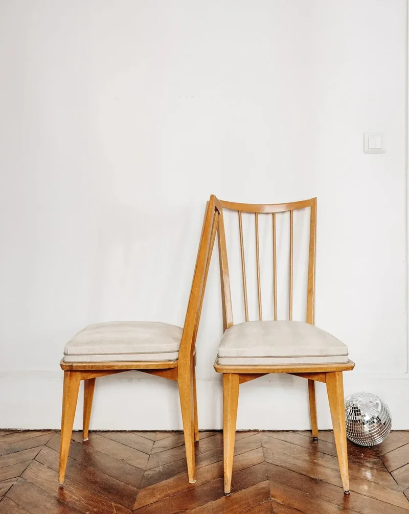 Alma, la chaise en bois N°107