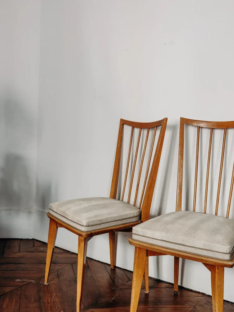 Alma, la chaise en bois N°107