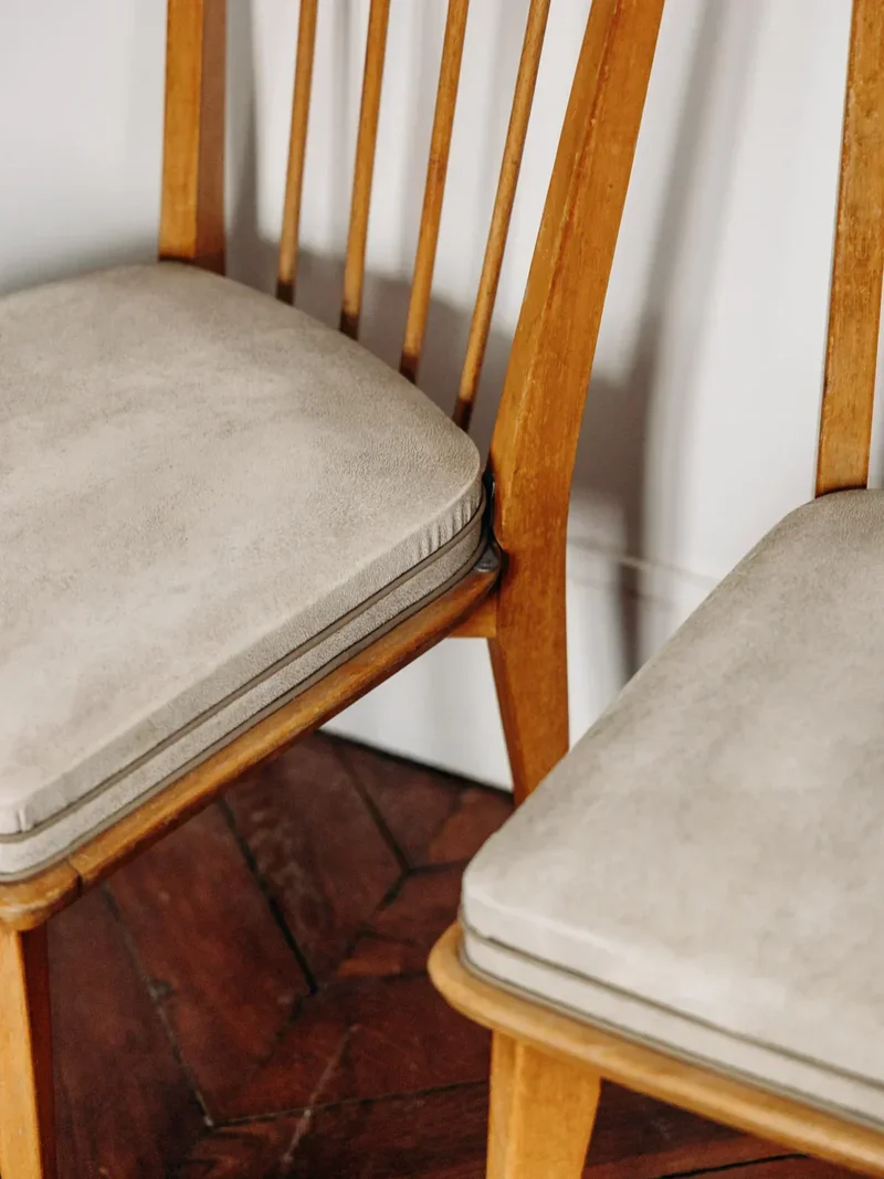 Alma, la chaise en bois N°107