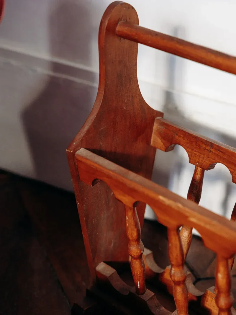 Désiré, le porte-revues en bois N°17