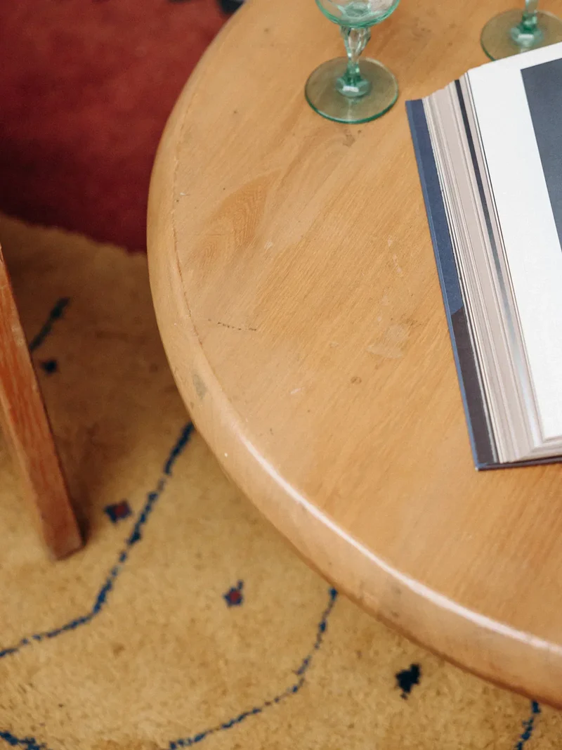 Donna, la table basse en bois N°180