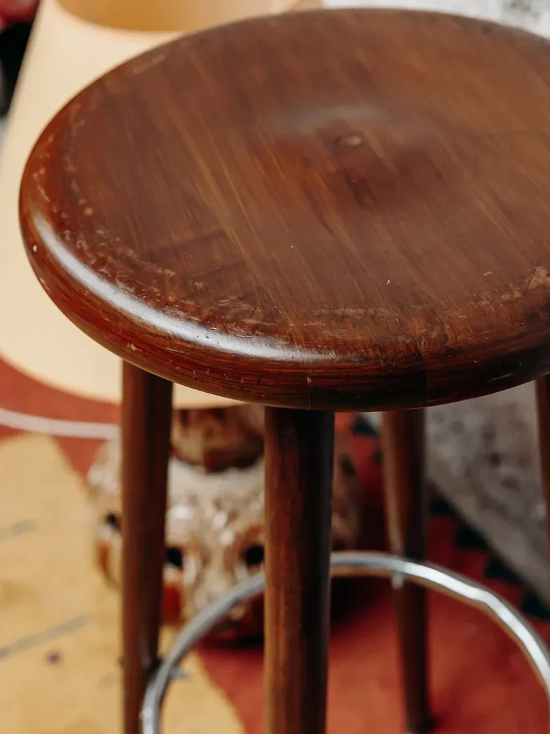 Pierre, le tabouret de bar en bois N°6