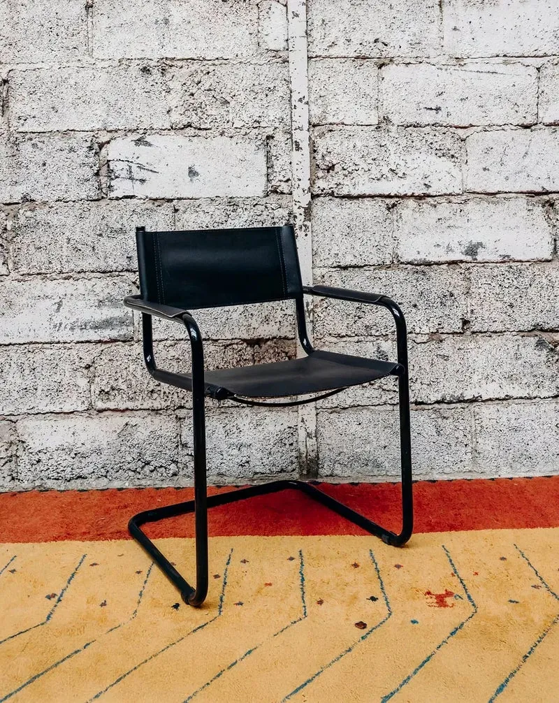 Alma, la chaise en métal N°520