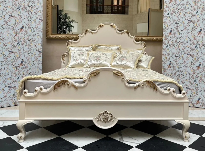 Pompöös by Casa Padrino Luxus Barock Doppelbett Provence Creme / Gold - designed by Harald Glööckler