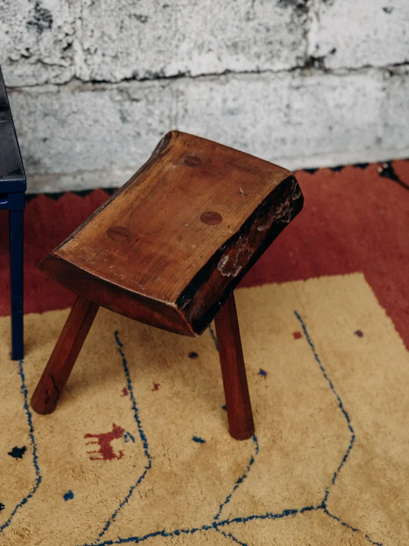 Regis, le tabouret en bois N°240