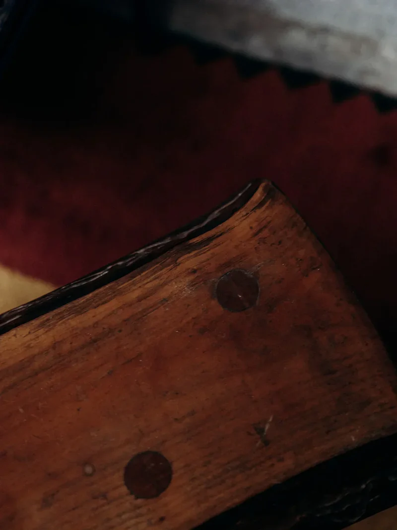 Regis, le tabouret en bois N°240