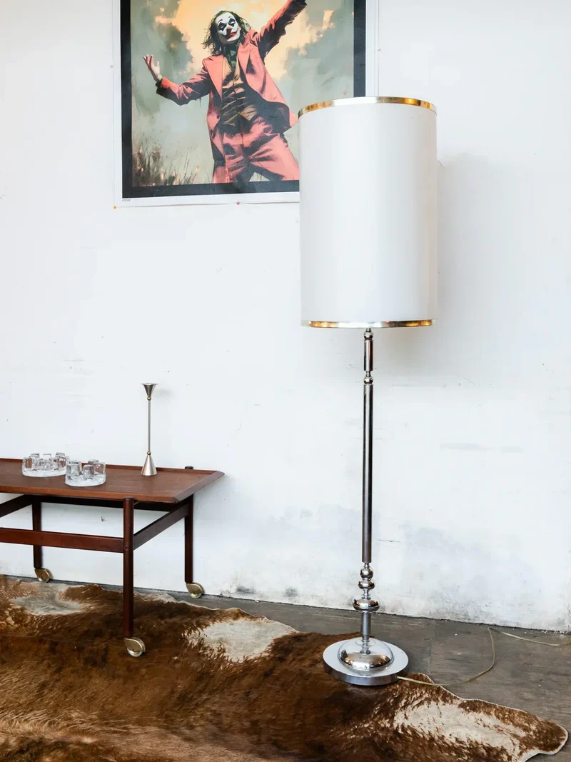 Julien, le lampadaire en métal N°29