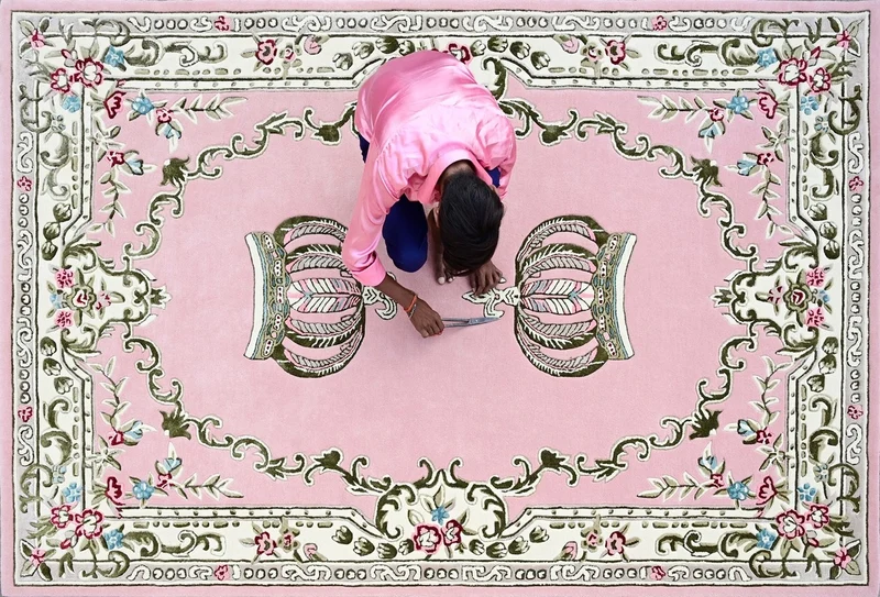 Pompöös by Casa Padrino Luxus Barock Teppich Krone von Harald Glööckler Rosa - Verschiedene Größen