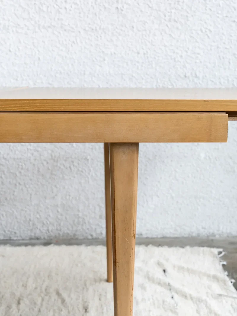 Karla, la table à manger en bois N°26