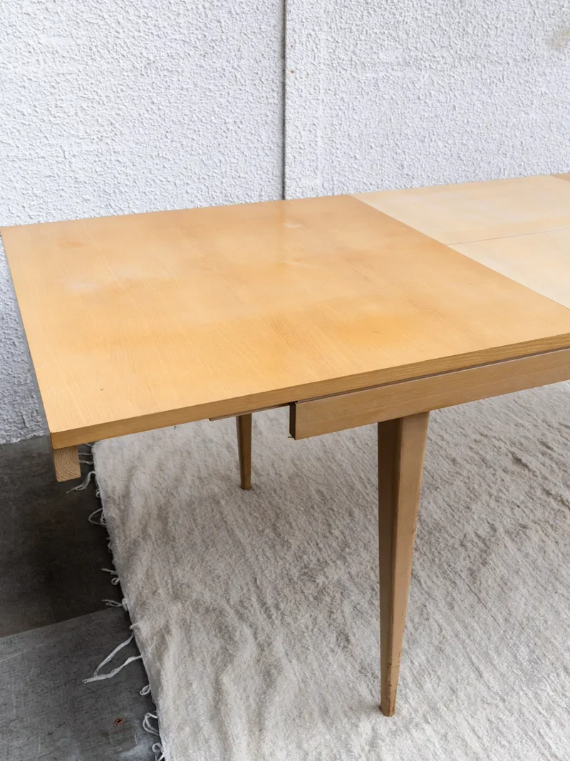 Karla, la table à manger en bois N°26