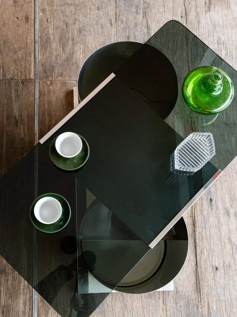 Donna, la table basse en métal et verre N°74