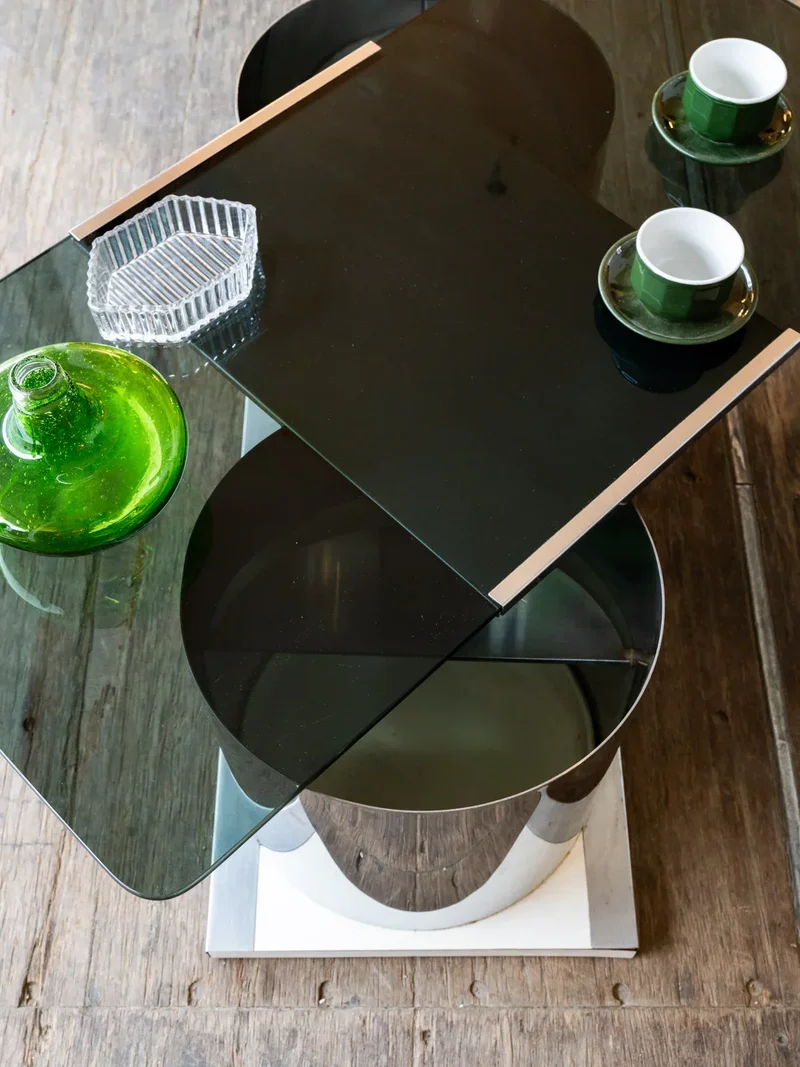 Donna, la table basse en métal et verre N°74