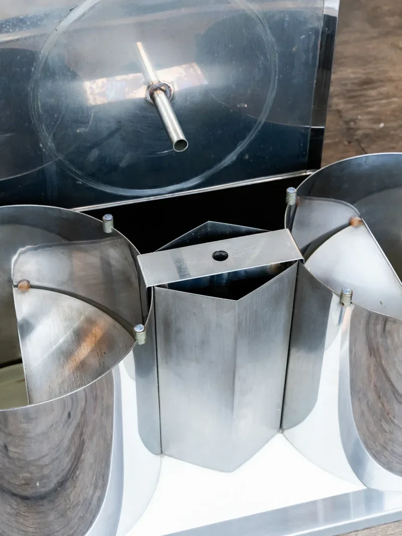 Donna, la table basse en métal et verre N°74