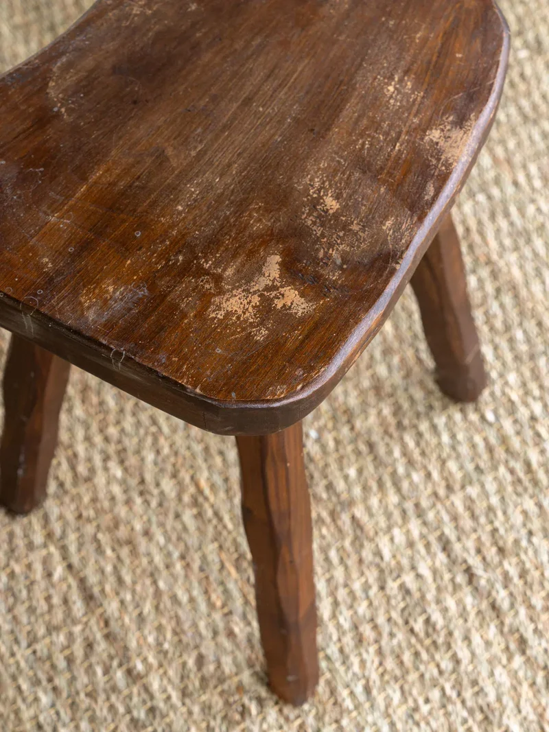 Regis, le tabouret en bois N°152