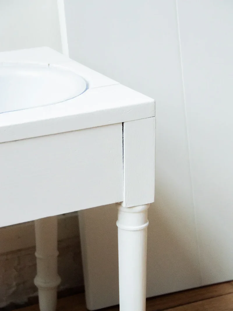 Odile, la table de chevet en bois N°300