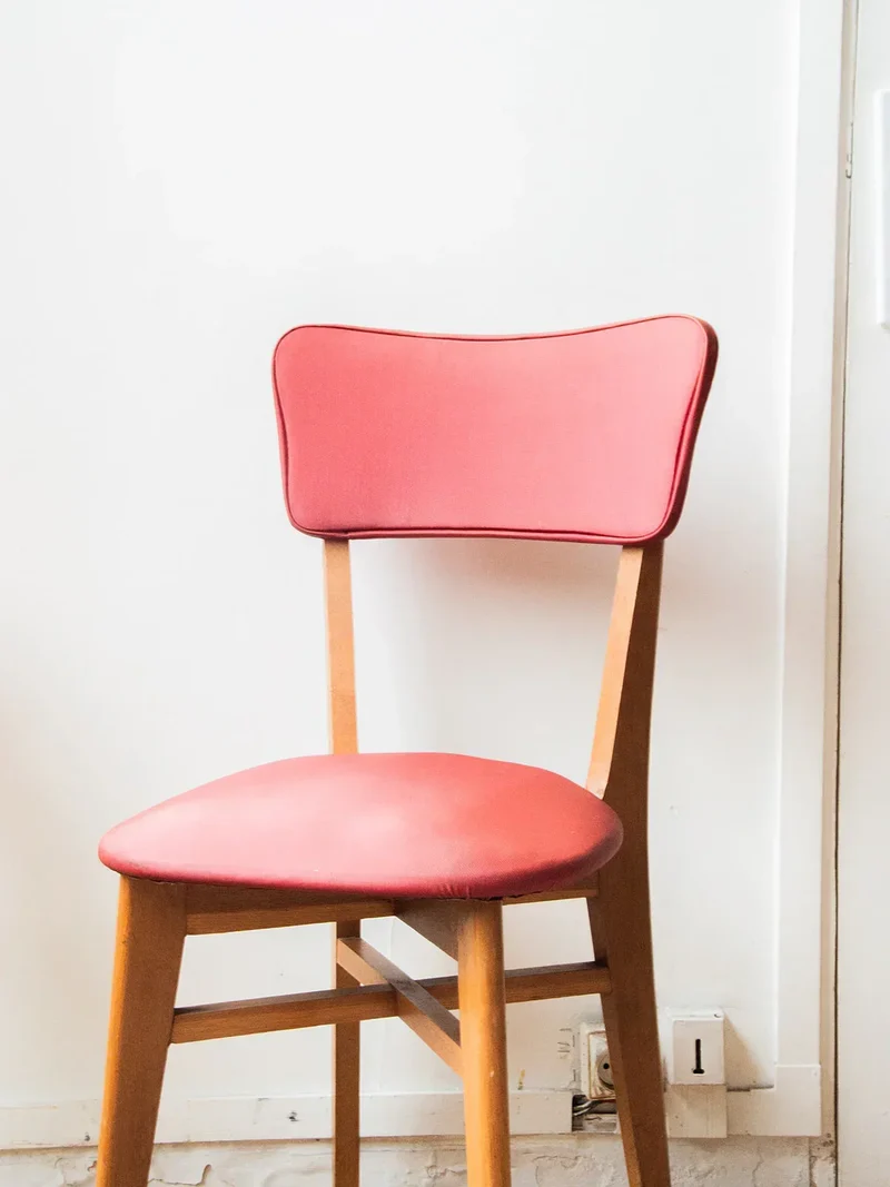 Alma, la chaise en bois N°85