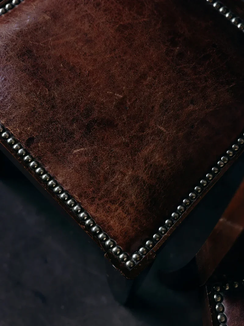 Claude, la chaise en cuir N°201