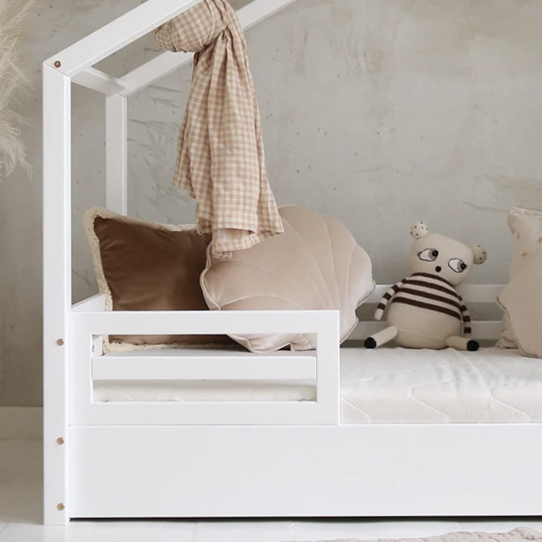 Lit cabane 90x200 barrières et sommier inclus pieds 1 cm Lucile Blanc