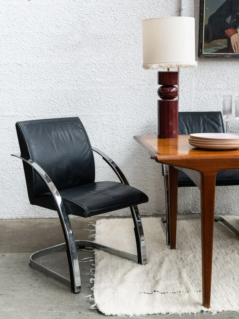 Jakob, le fauteuil en cuir N°76