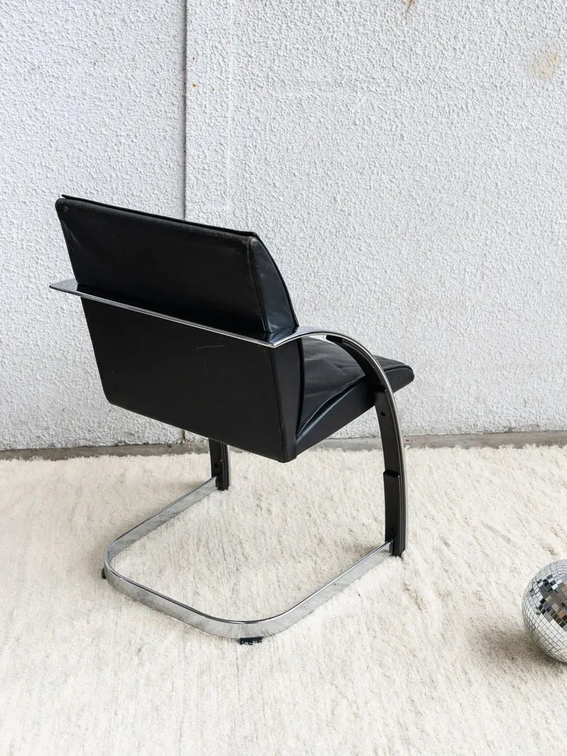 Jakob, le fauteuil en cuir N°76