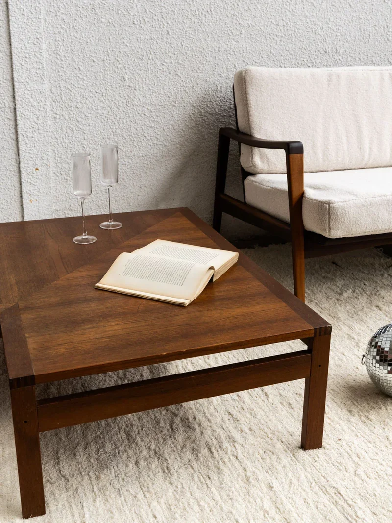 Donna, la table basse en bois N°223