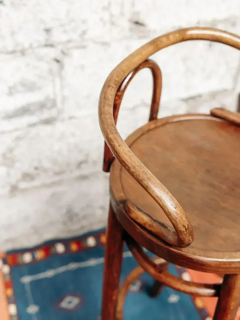 Ernestine, la chaise haute en bois N°25