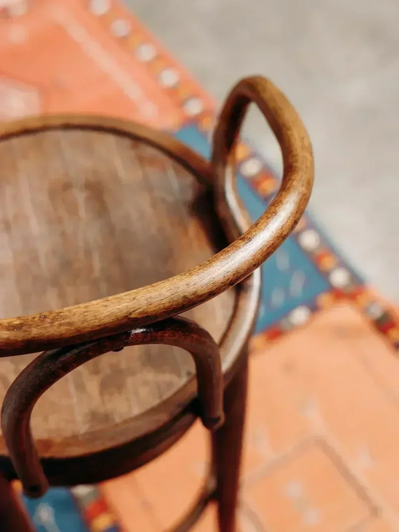 Ernestine, la chaise haute en bois N°25