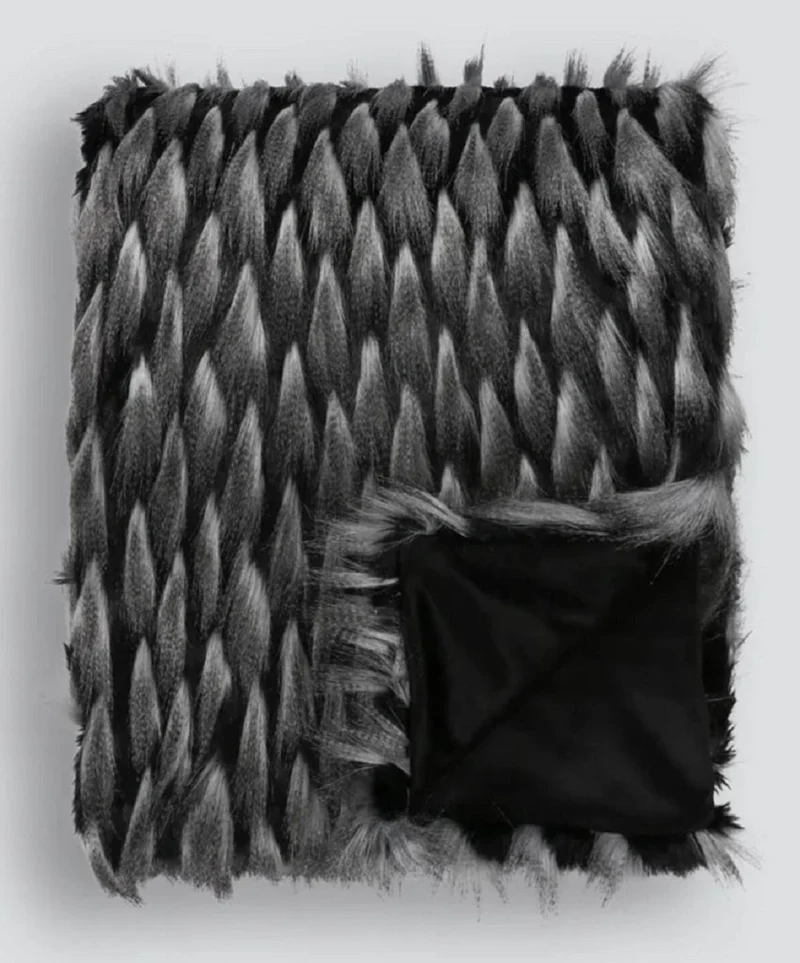 Casa Padrino Luxus Tagesdecke Schwarz / Grau 150 x 240 cm - Kunstpelz Wohndecke